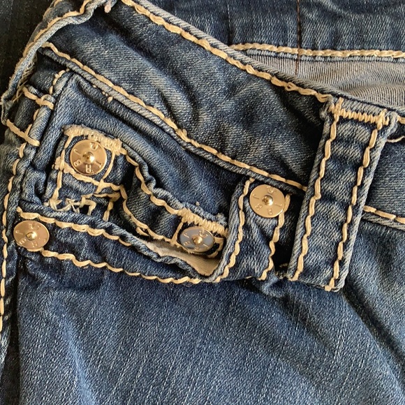 True Religion Women’s Skinny Jeans. (LIKE NEW) - Picture 7 of 8